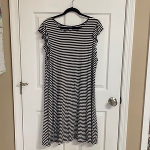Ruffle-sleeved striped swing dress